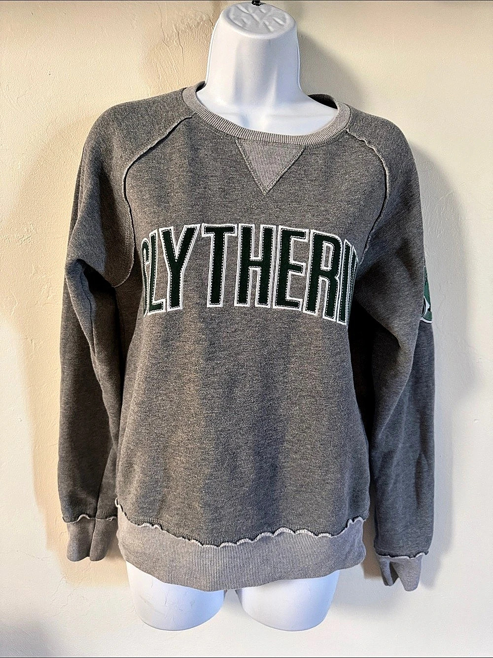 Universal Studios Harry Potter Slytherin Graphic Sweatshirt XS
